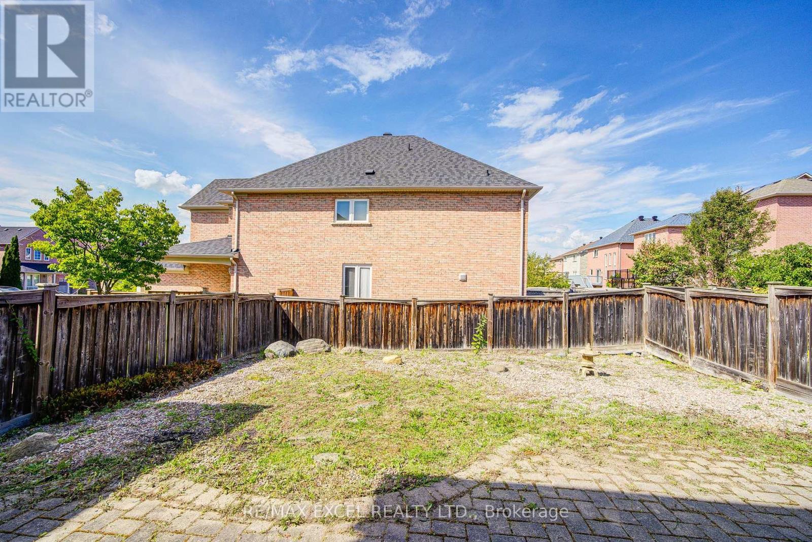 8 Hollylane Drive, Markham, Ontario  L6C 2K1 - Photo 48 - N12939880