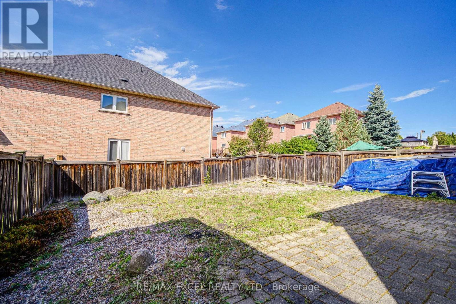 8 Hollylane Drive, Markham, Ontario  L6C 2K1 - Photo 49 - N12939880