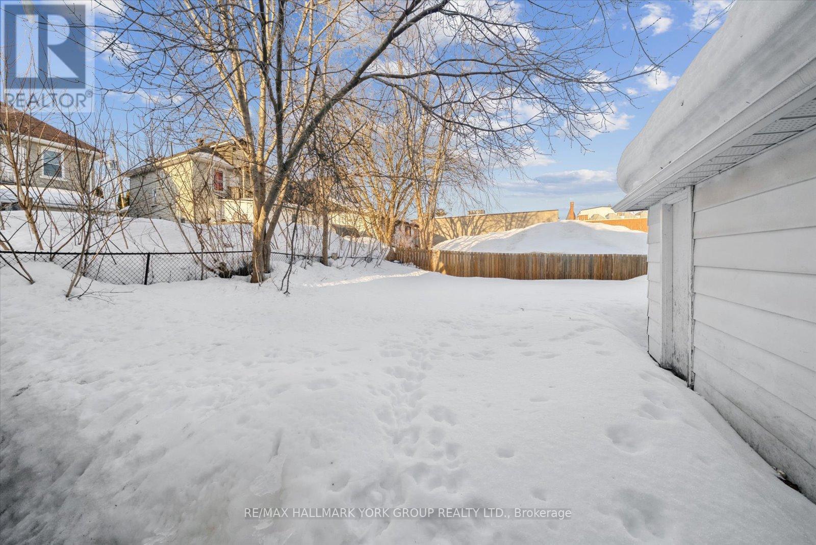 Upper - 16 Albert Street N, Orillia, Ontario  L3V 5K1 - Photo 20 - S12939868