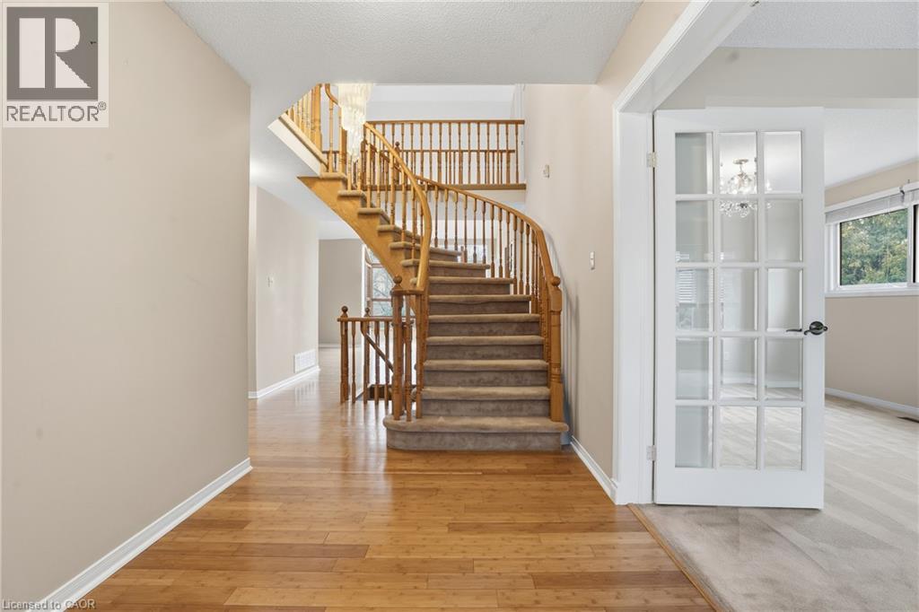 2097 Edgebank Court, Burlington, Ontario  L7M 2S8 - Photo 6 - 40811377