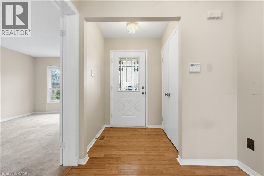 2097 Edgebank Court, Burlington, Ontario  L7M 2S8 - Photo 5 - 40811377