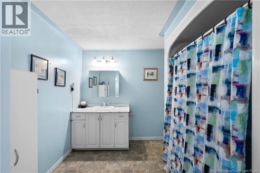 1540 Sunset Drive, Bathurst, New Brunswick  E2A 3P3 - Photo 26 - NB136107
