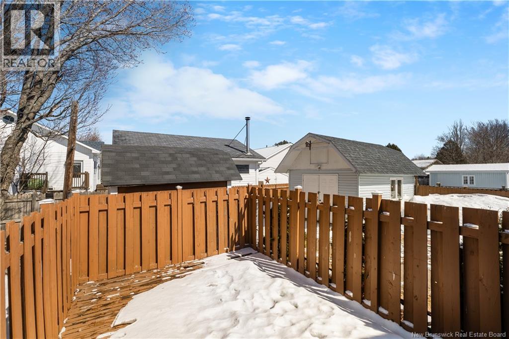 1540 Sunset Drive, Bathurst, New Brunswick  E2A 3P3 - Photo 36 - NB136107