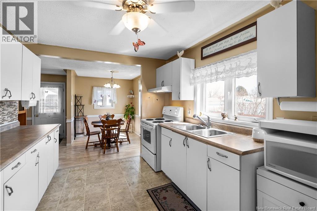 1540 Sunset Drive, Bathurst, New Brunswick  E2A 3P3 - Photo 8 - NB136107