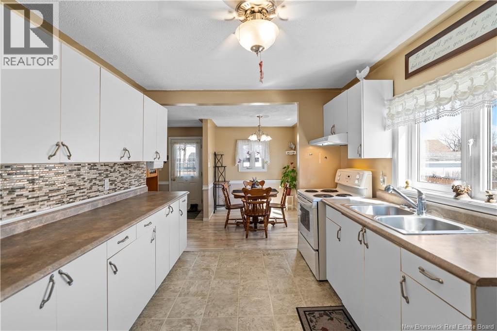 1540 Sunset Drive, Bathurst, New Brunswick  E2A 3P3 - Photo 9 - NB136107
