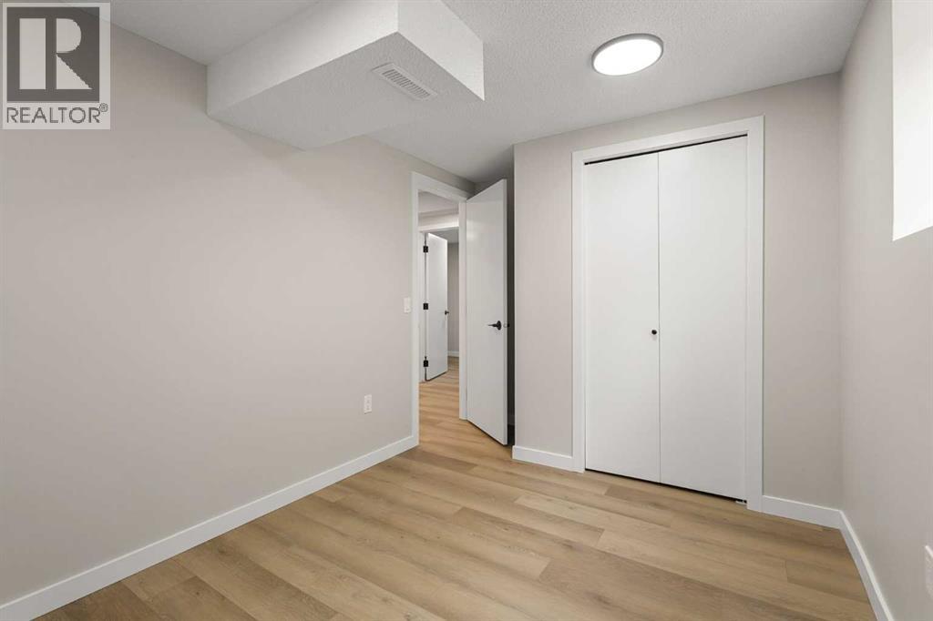 347 Queensland Drive Se, Calgary, Alberta  T2J 3R6 - Photo 33 - A2291982