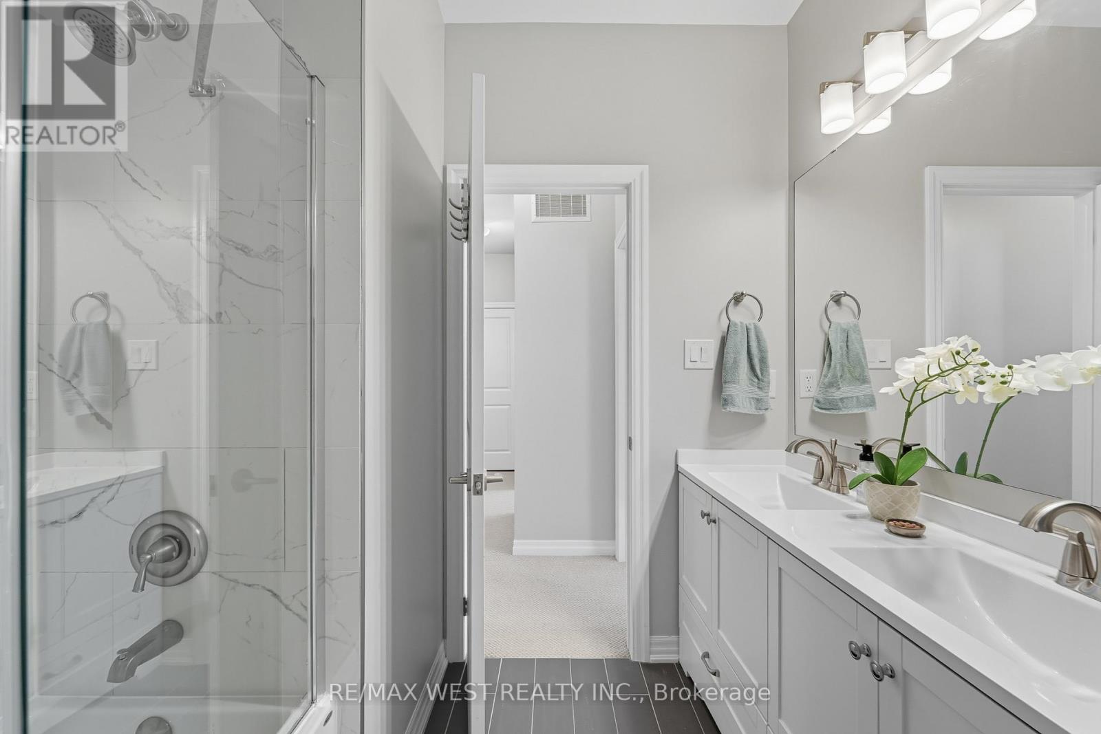 703 - 1011 Deta Road, Mississauga, Ontario  L5E 0A2 - Photo 19 - W12939804