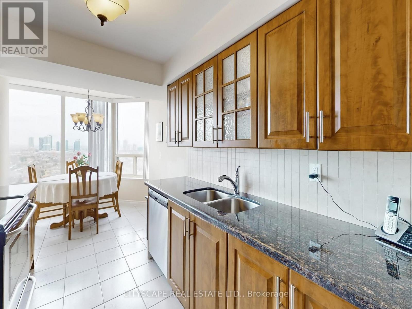 700 Constellation Drive, Mississauga, Ontario  L5R 3G8 - Photo 10 - W12939822