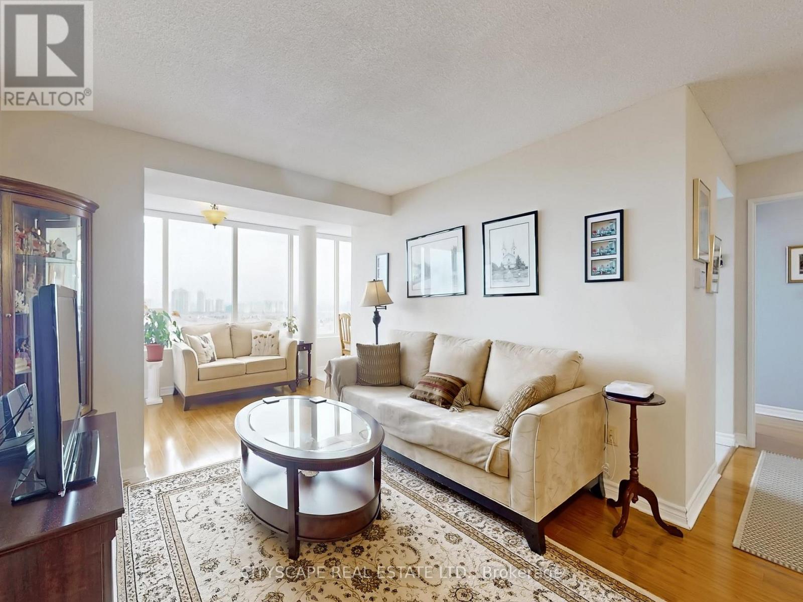 700 Constellation Drive, Mississauga, Ontario  L5R 3G8 - Photo 2 - W12939822