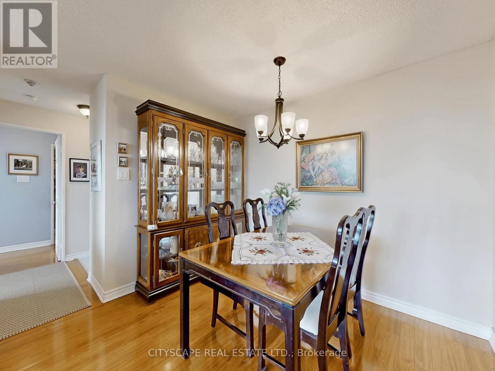 700 Constellation Drive, Mississauga, Ontario  L5R 3G8 - Photo 7 - W12939822