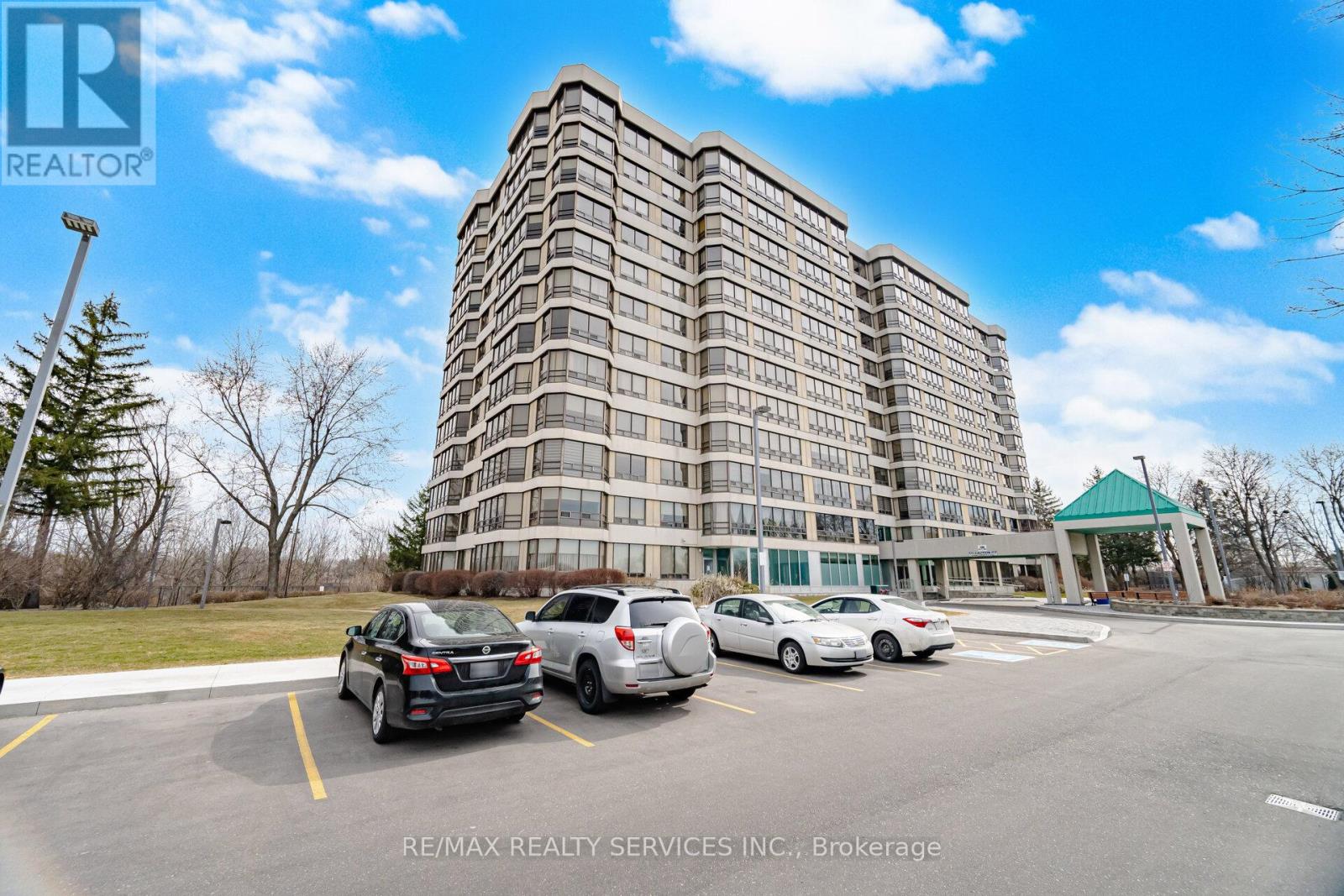 711 - 330 Mill Street S, Brampton, Ontario  L6Y 3V3 - Photo 2 - W12939832