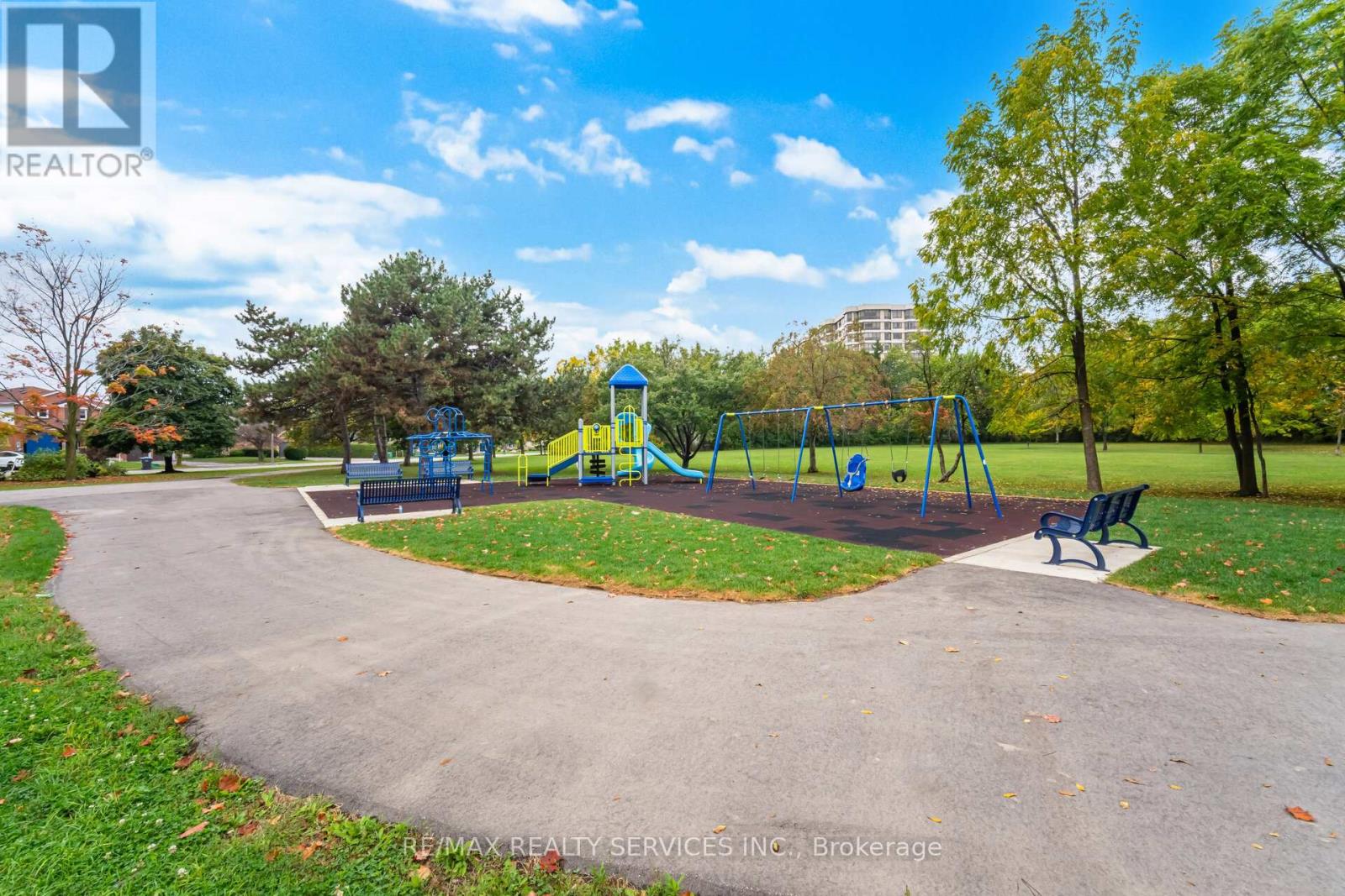 711 - 330 Mill Street S, Brampton, Ontario  L6Y 3V3 - Photo 43 - W12939832