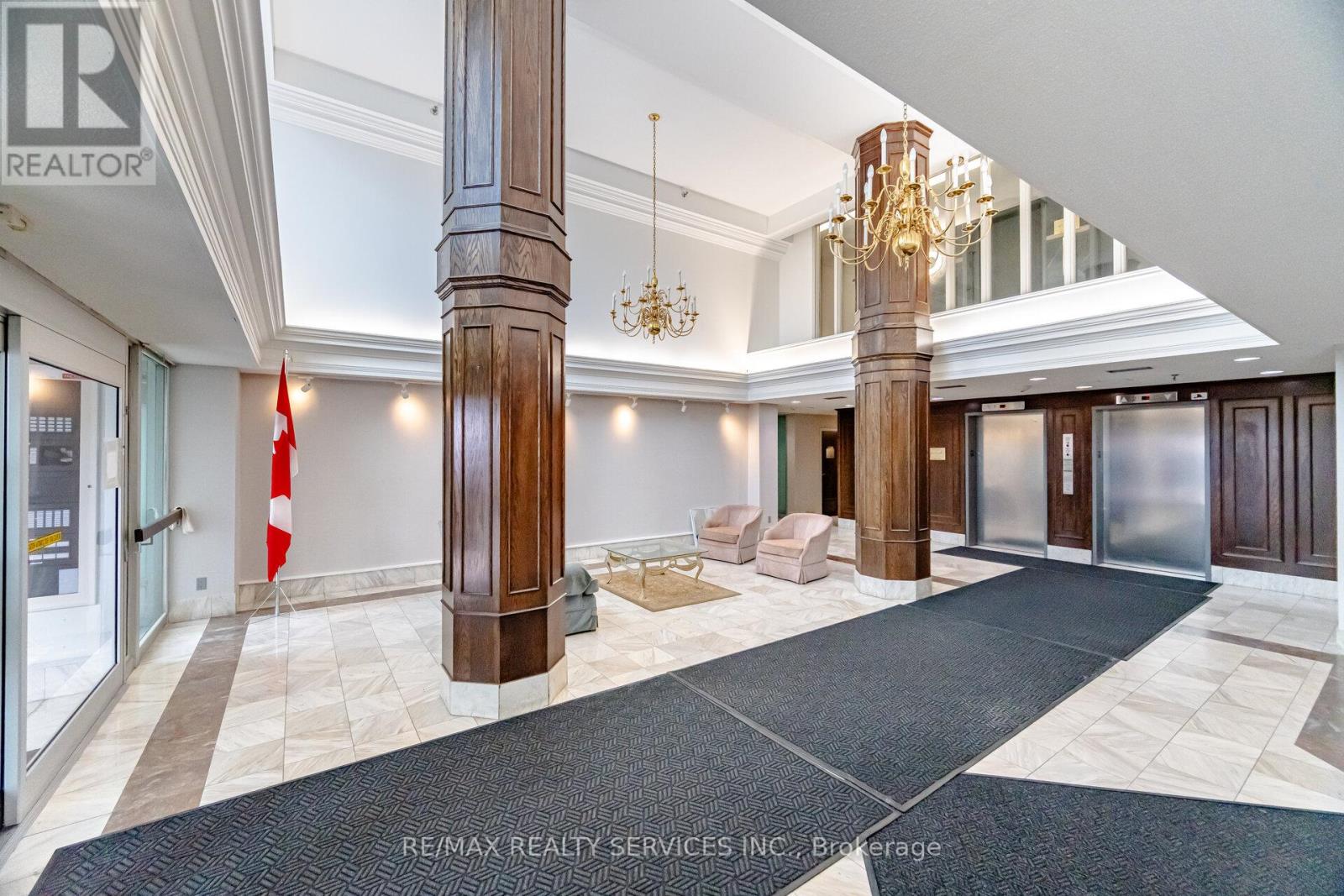 711 - 330 Mill Street S, Brampton, Ontario  L6Y 3V3 - Photo 5 - W12939832