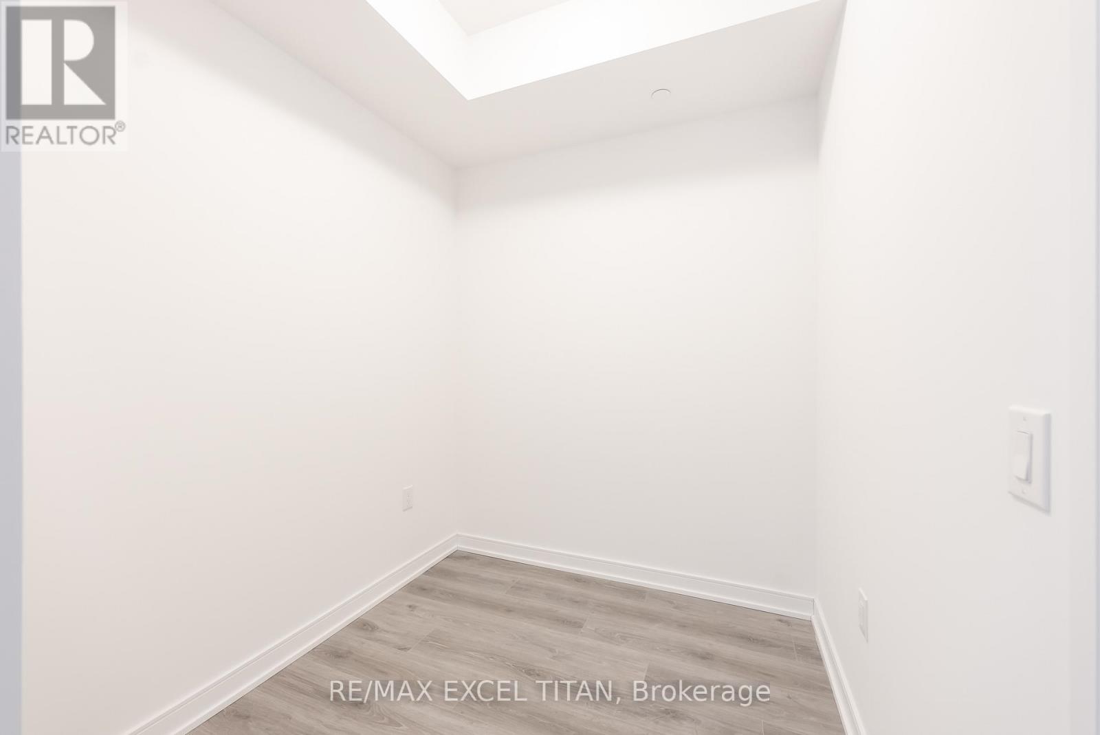 208 - 25 Neighbourhood Lane, Toronto, Ontario  M8Y 0C4 - Photo 11 - W12939858