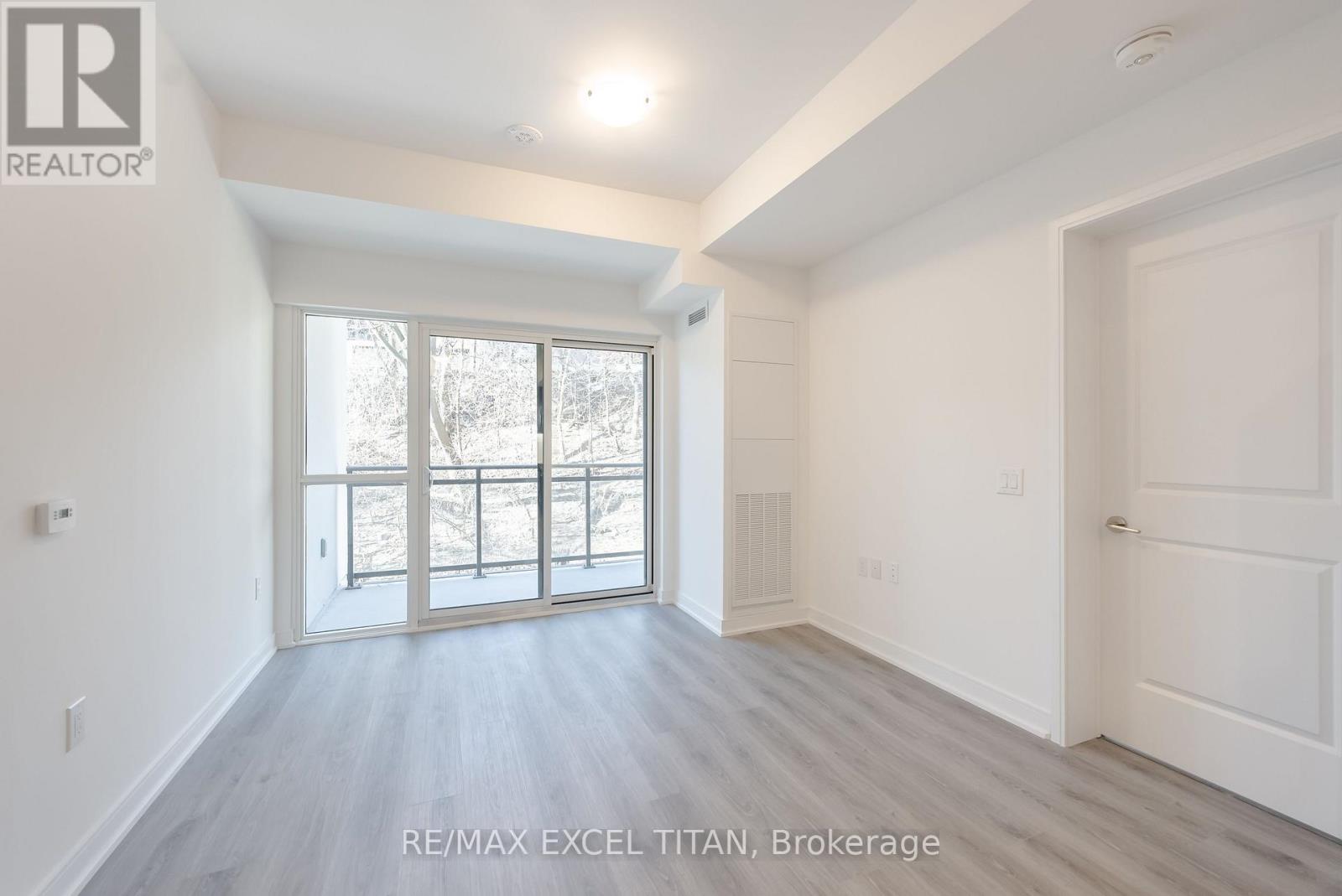 208 - 25 Neighbourhood Lane, Toronto, Ontario  M8Y 0C4 - Photo 3 - W12939858