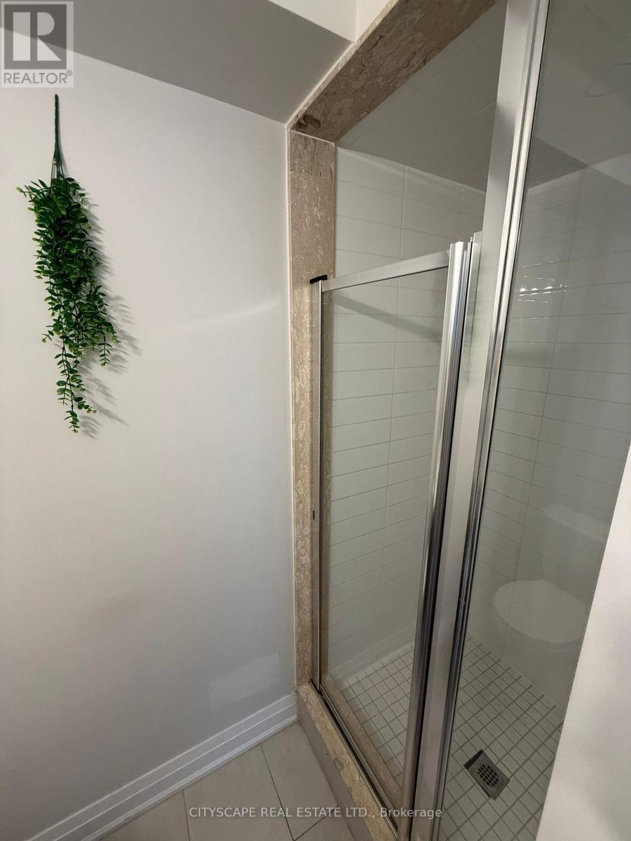 2 - 37 Wild Rose Gardens, Toronto, Ontario  M6L 0A5 - Photo 10 - W12939894