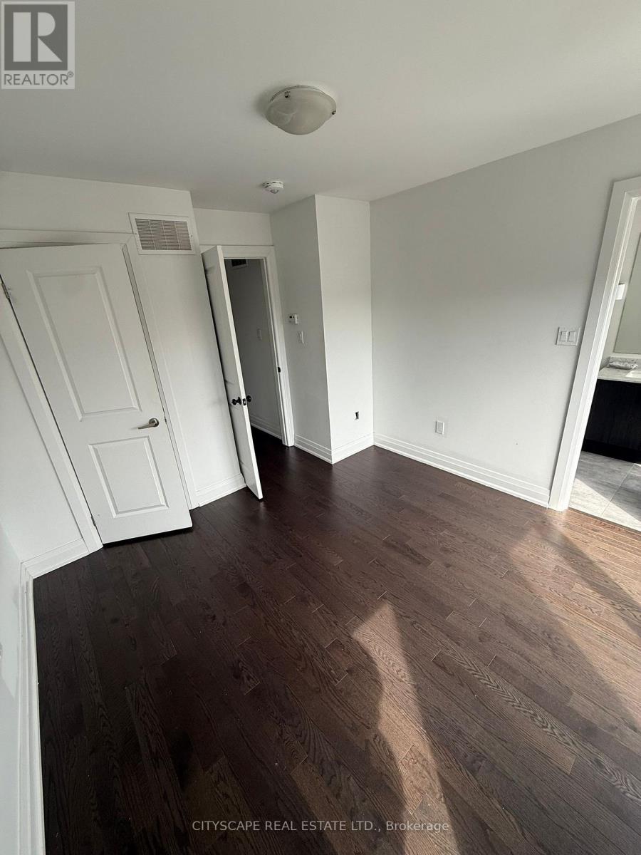 2 - 37 Wild Rose Gardens, Toronto, Ontario  M6L 0A5 - Photo 12 - W12939894