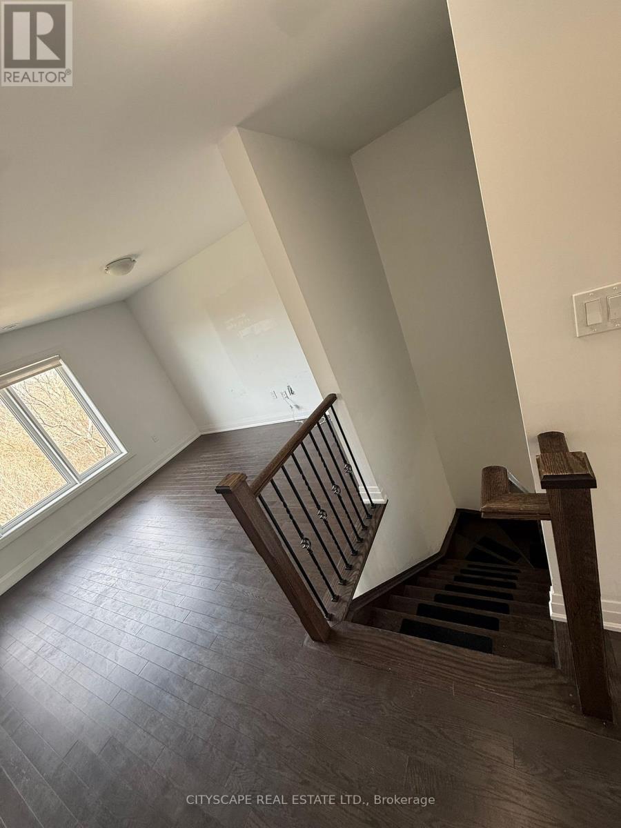 2 - 37 Wild Rose Gardens, Toronto, Ontario  M6L 0A5 - Photo 2 - W12939894