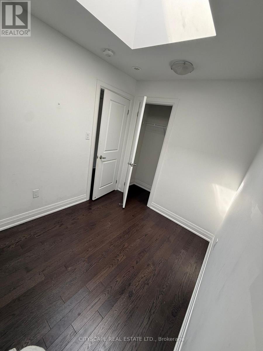 2 - 37 Wild Rose Gardens, Toronto, Ontario  M6L 0A5 - Photo 8 - W12939894