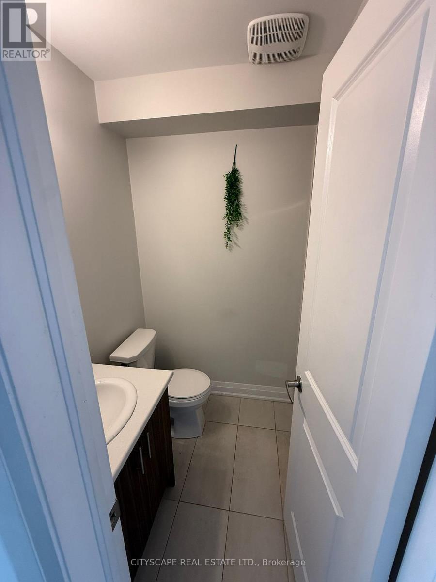 2 - 37 Wild Rose Gardens, Toronto, Ontario  M6L 0A5 - Photo 9 - W12939894