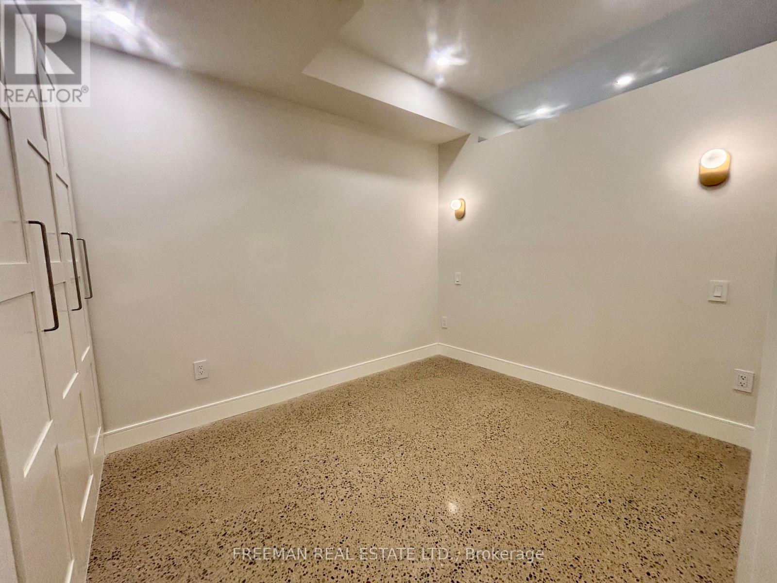 Lower - 122 Pendrith Street, Toronto, Ontario  M6G 1R7 - Photo 11 - W12939910