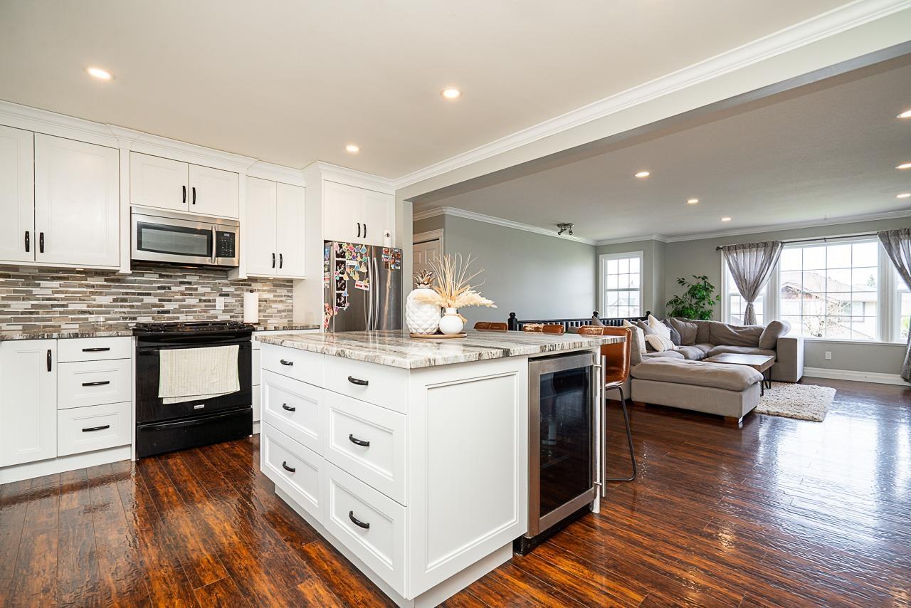 8282 Melburn Drive, Mission, British Columbia  V2V 7H3 - Photo 14 - R3104981