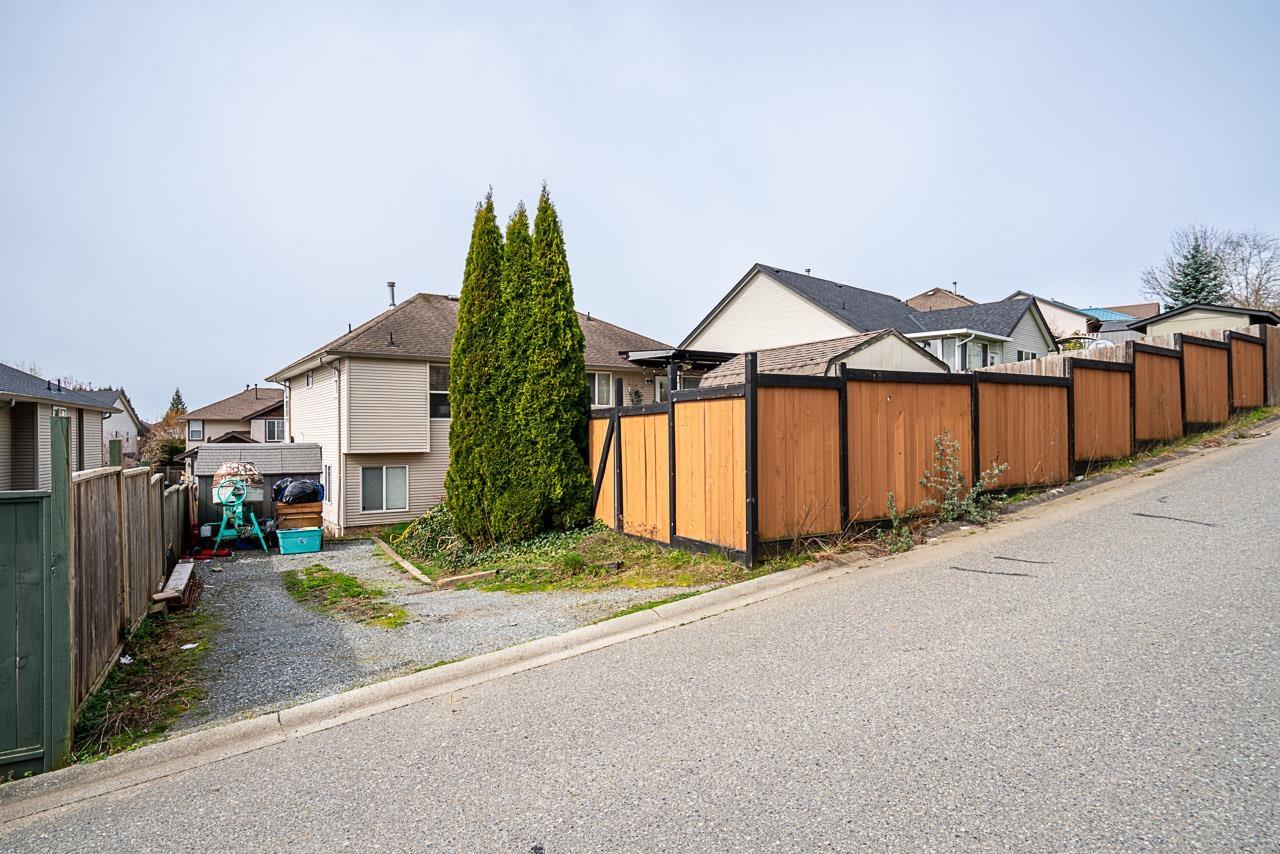 8282 Melburn Drive, Mission, British Columbia  V2V 7H3 - Photo 39 - R3104981
