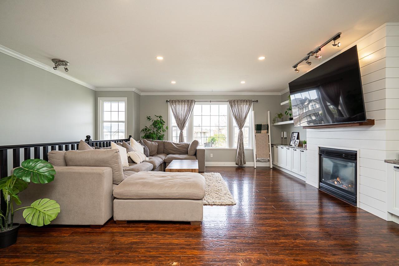 8282 Melburn Drive, Mission, British Columbia  V2V 7H3 - Photo 6 - R3104981