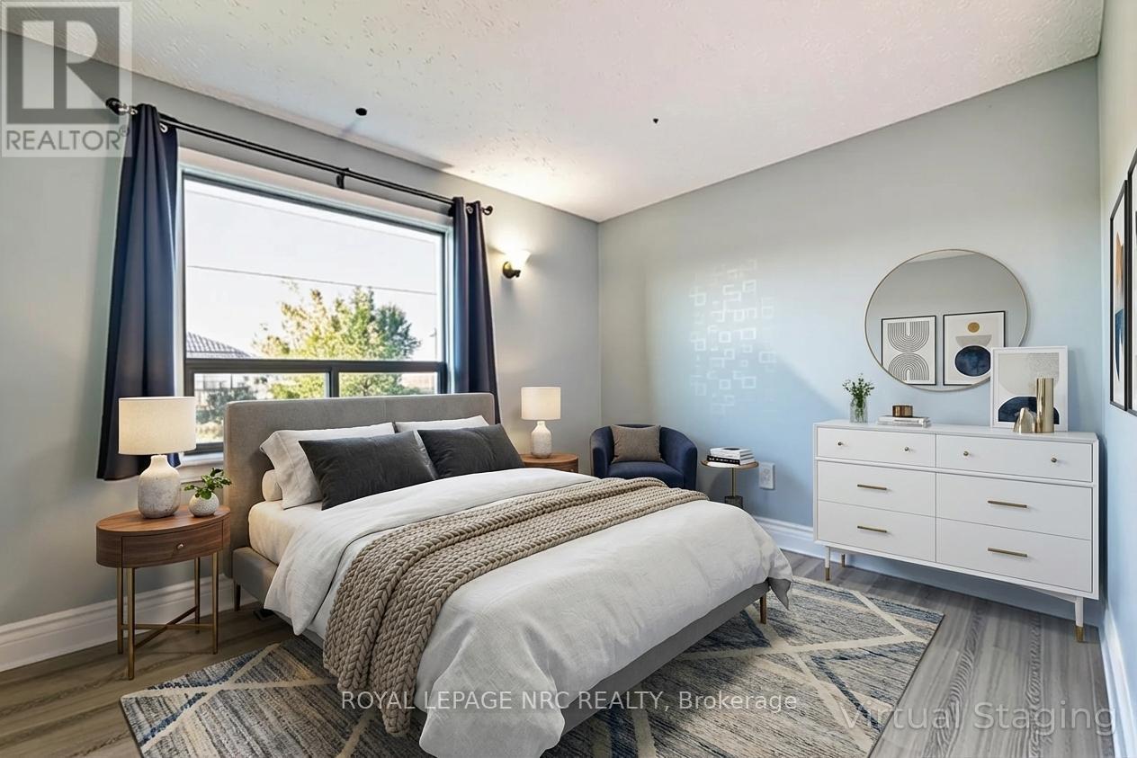 14 Oakwood Avenue, St. Catharines, Ontario  L2P 1L1 - Photo 7 - X12939874