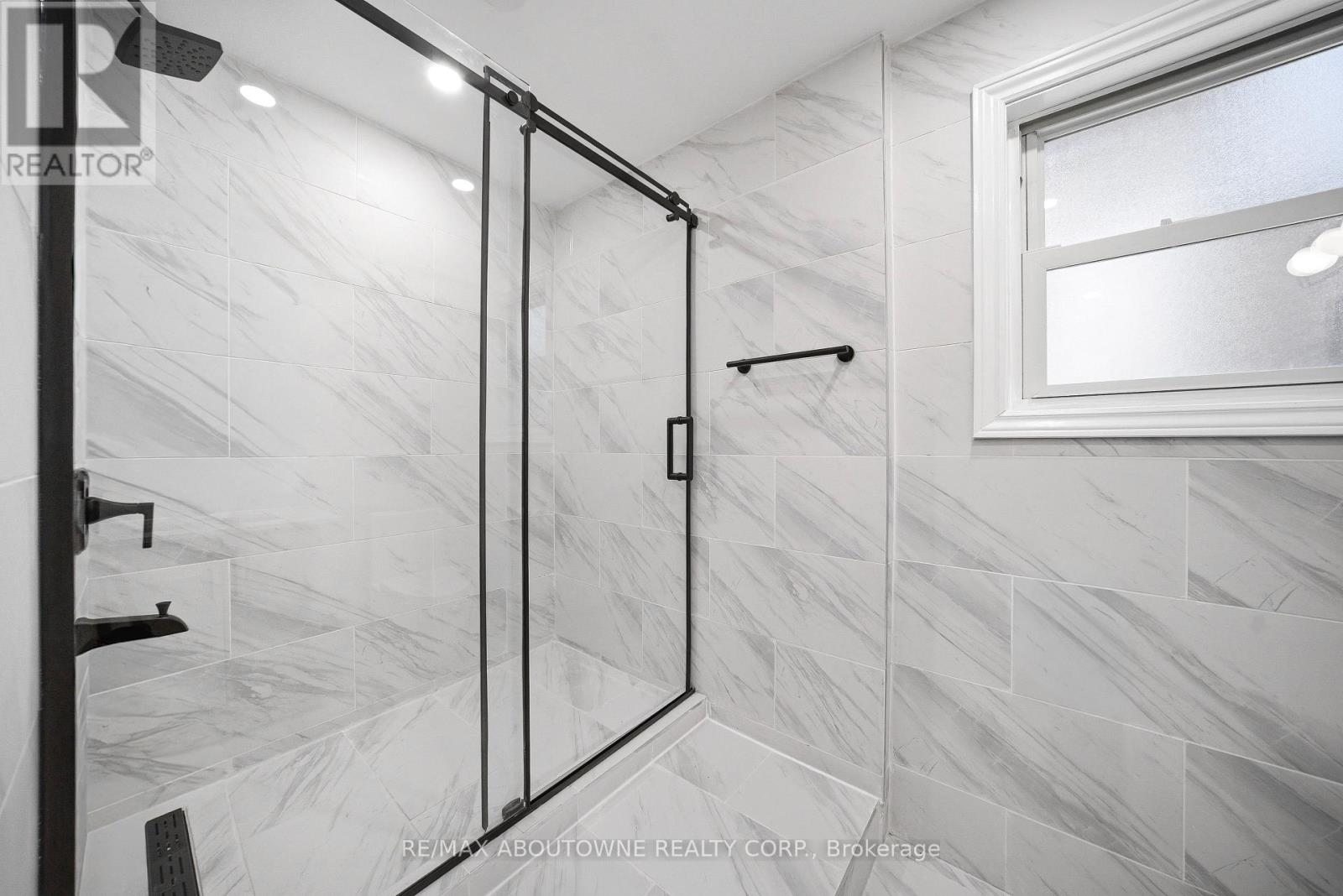 7238 Parkdale Street, Niagara Falls, Ontario  L2E 5P3 - Photo 17 - X12939890