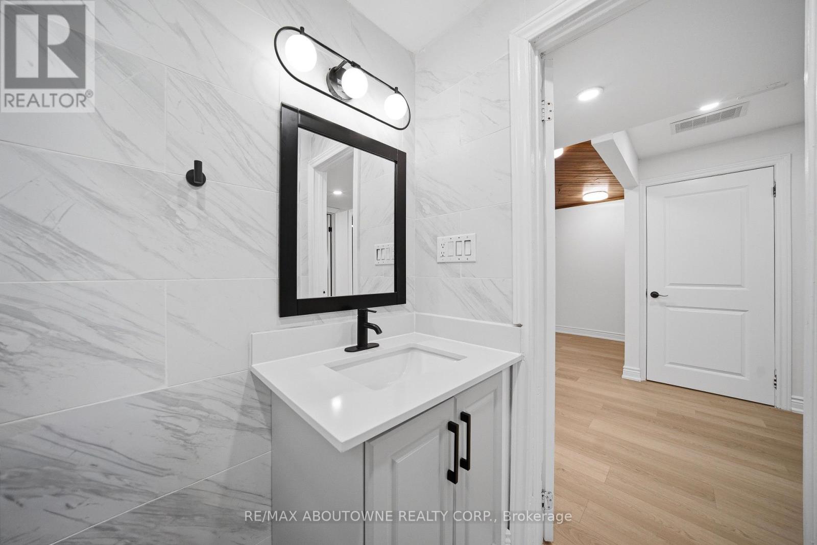 7238 Parkdale Street, Niagara Falls, Ontario  L2E 5P3 - Photo 18 - X12939890