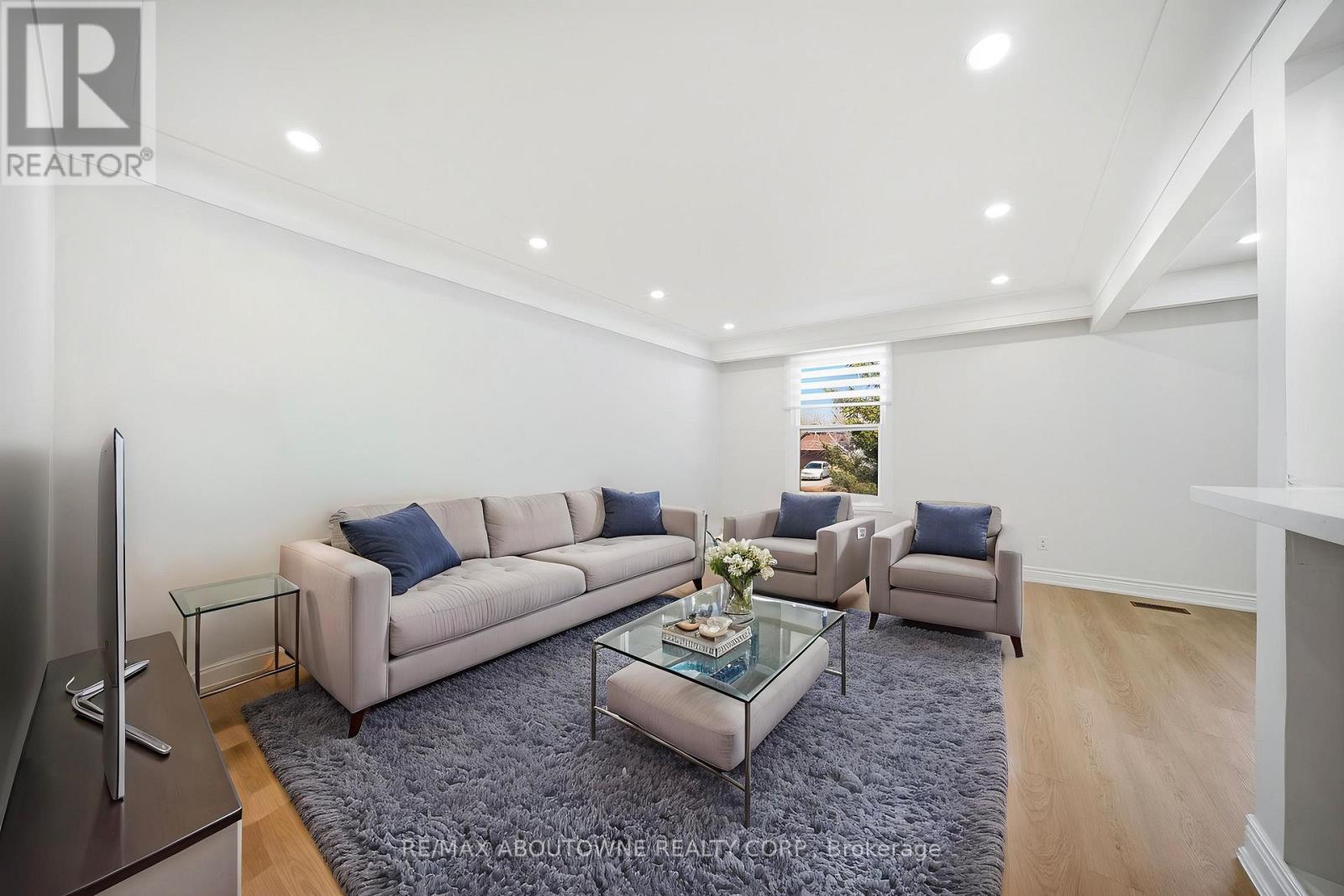 7238 Parkdale Street, Niagara Falls, Ontario  L2E 5P3 - Photo 4 - X12939890