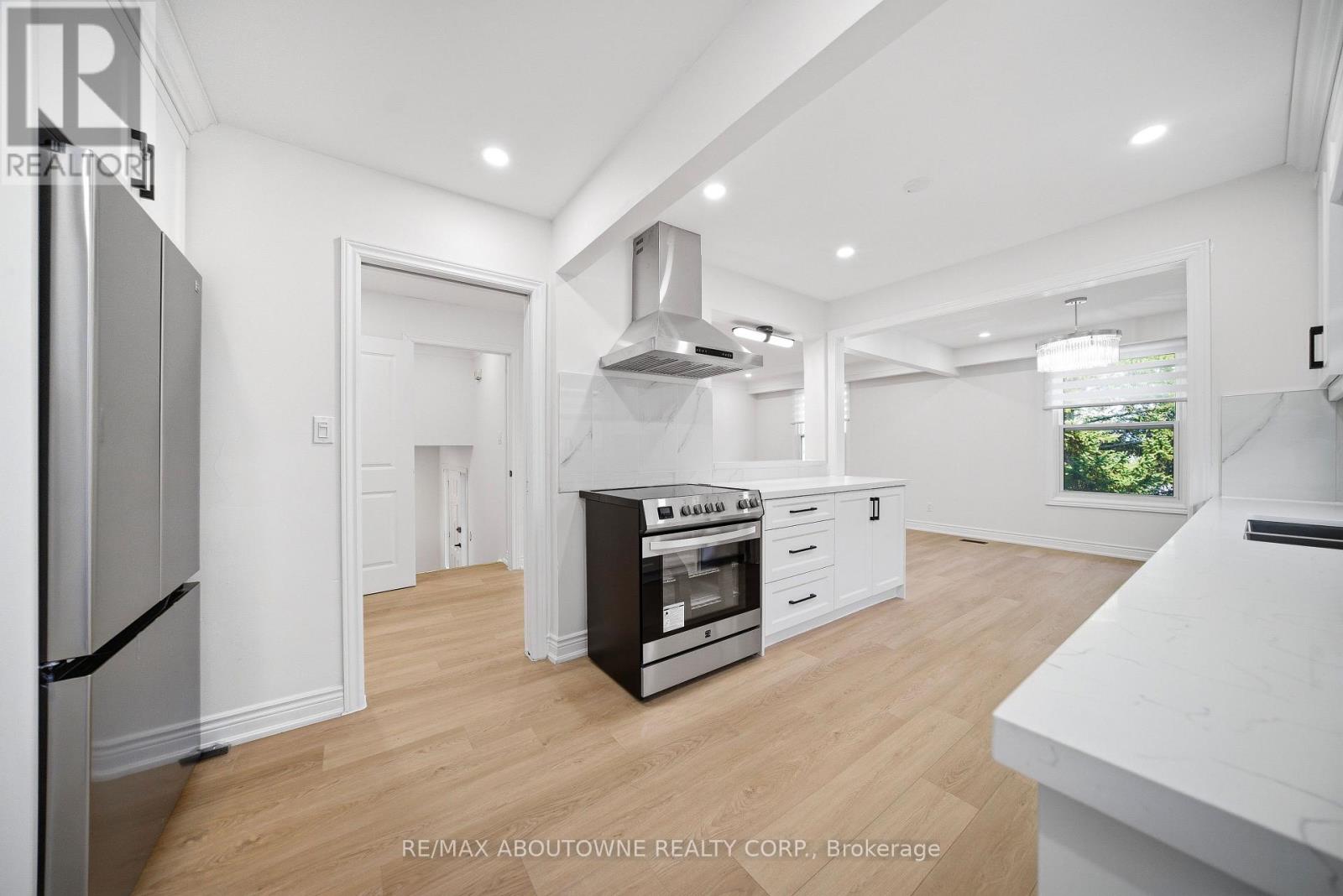 7238 Parkdale Street, Niagara Falls, Ontario  L2E 5P3 - Photo 7 - X12939890