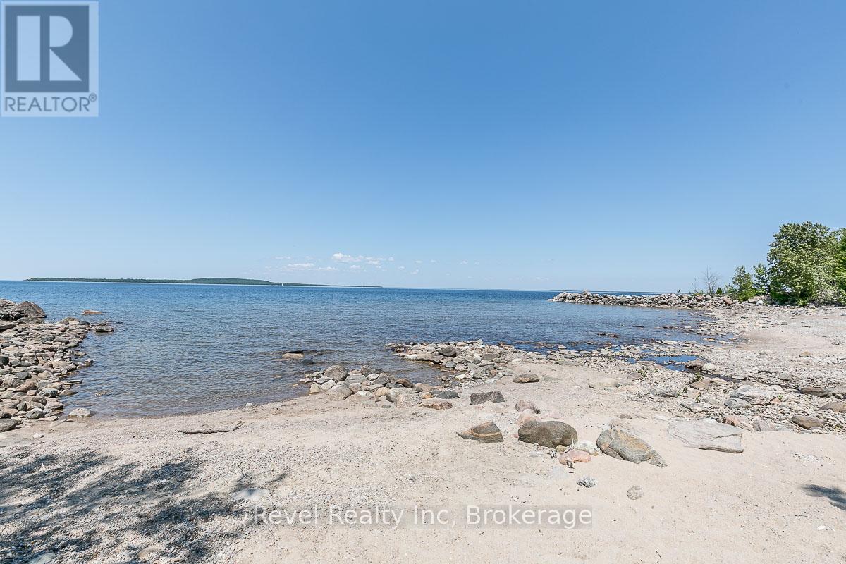 8 Manitou Crescent, Tiny, Ontario  L9M 0C6 - Photo 15 - S12716196