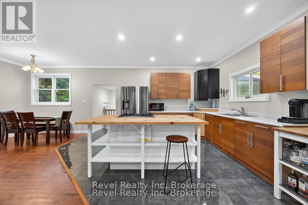 683 Lafontaine Road W, Tiny, Ontario  L9M 0L6 - Photo 10 - S12822904