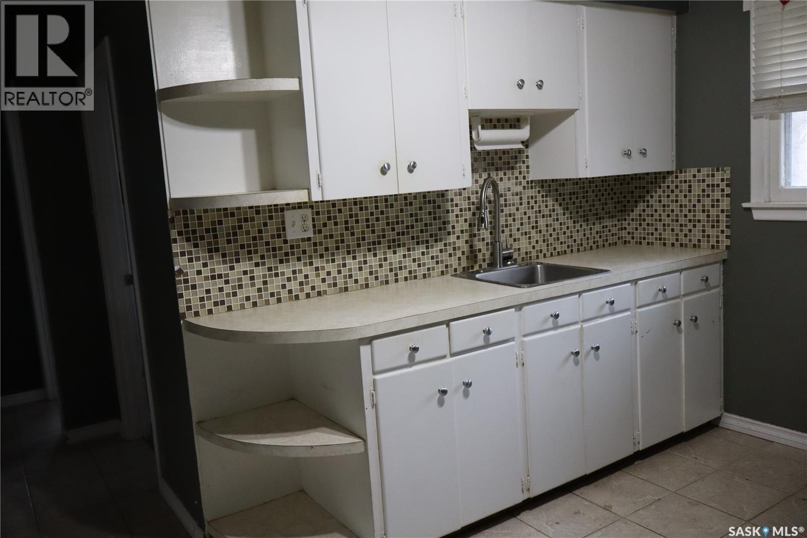 764 Fairford Street E, Moose Jaw, Saskatchewan  S6H 0G2 - Photo 2 - SK031707