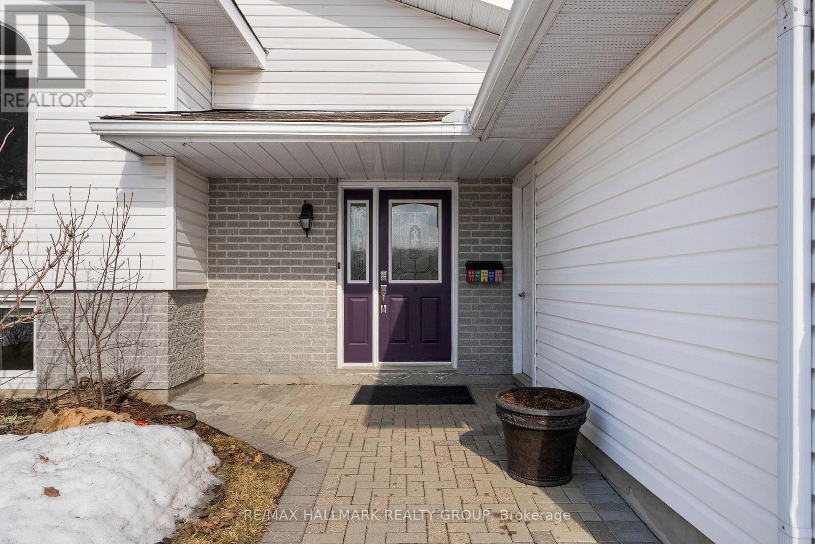 156 Charles Street, Arnprior, Ontario  K7S 1A7 - Photo 2 - X12936882