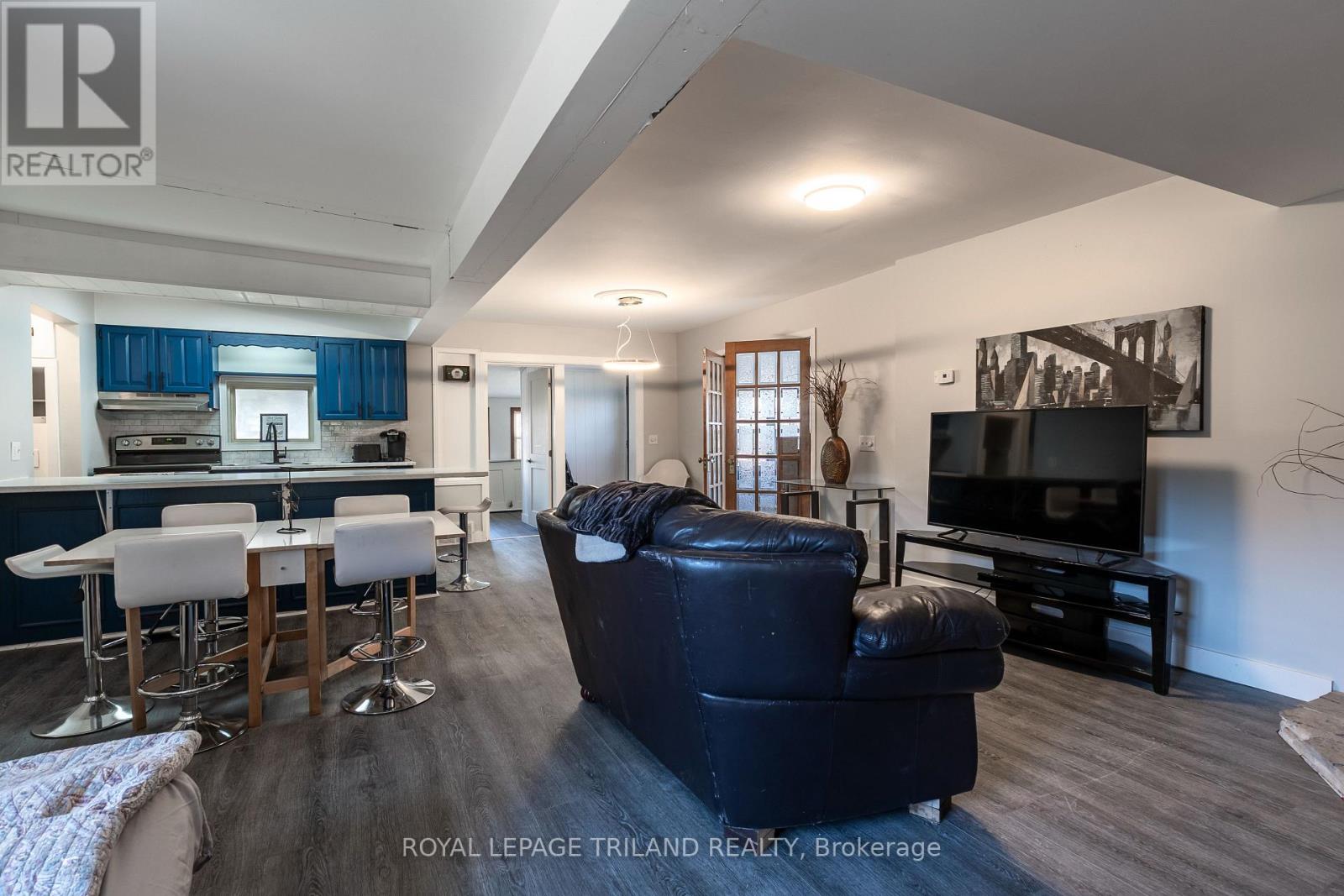 7575 Biddulph Street, Lambton Shores, Ontario  N0M 2L0 - Photo 11 - X12925464