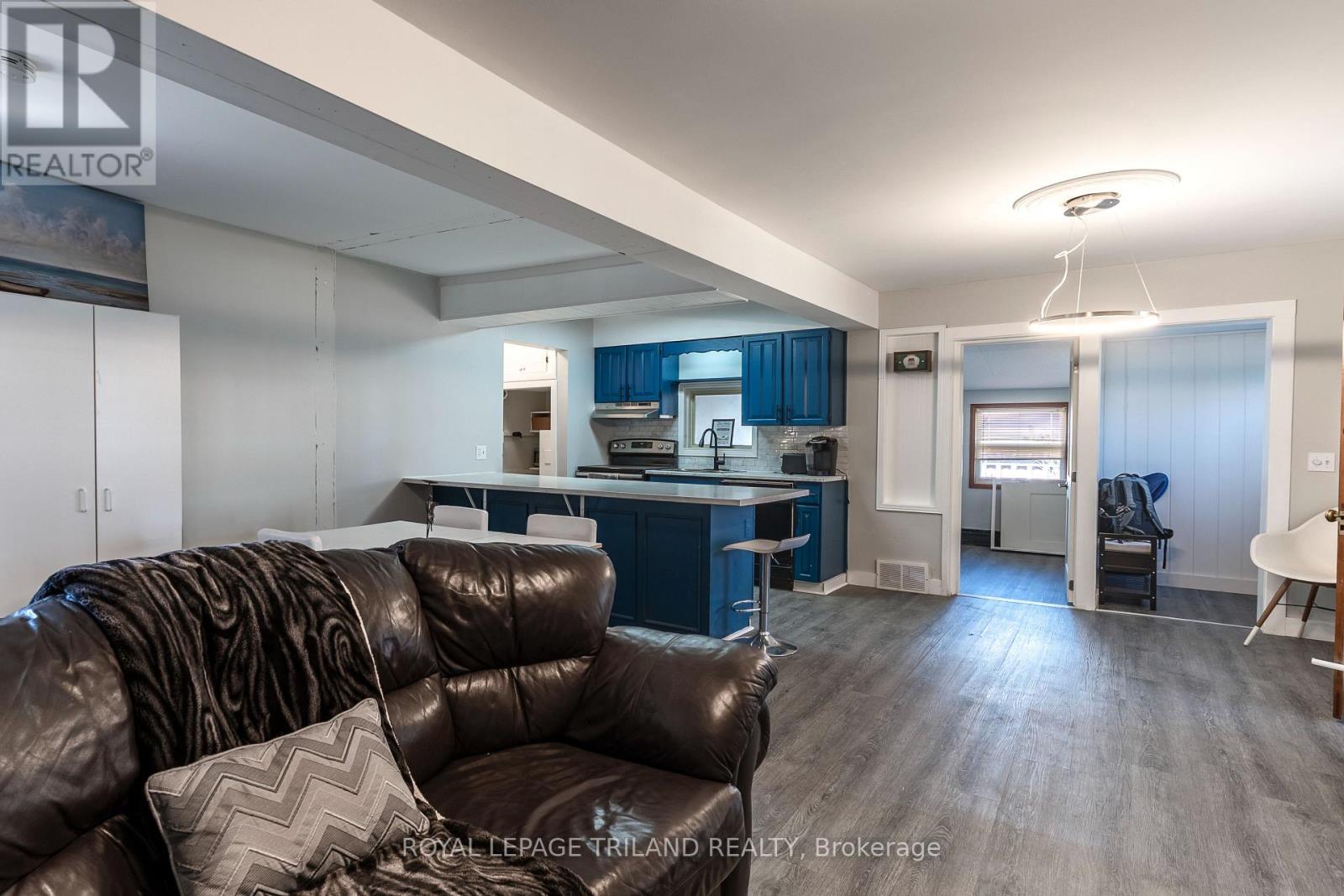 7575 Biddulph Street, Lambton Shores, Ontario  N0M 2L0 - Photo 9 - X12925464