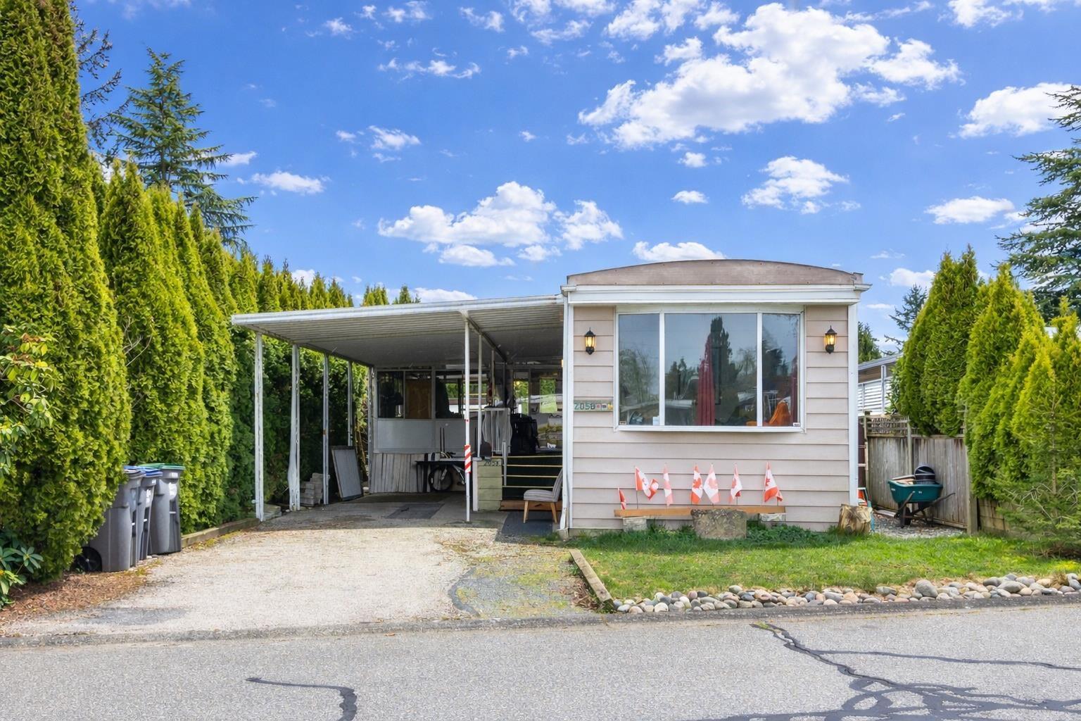 2058 Cumbria Drive, Surrey, British Columbia  V4A 5J9 - Photo 2 - R3105243