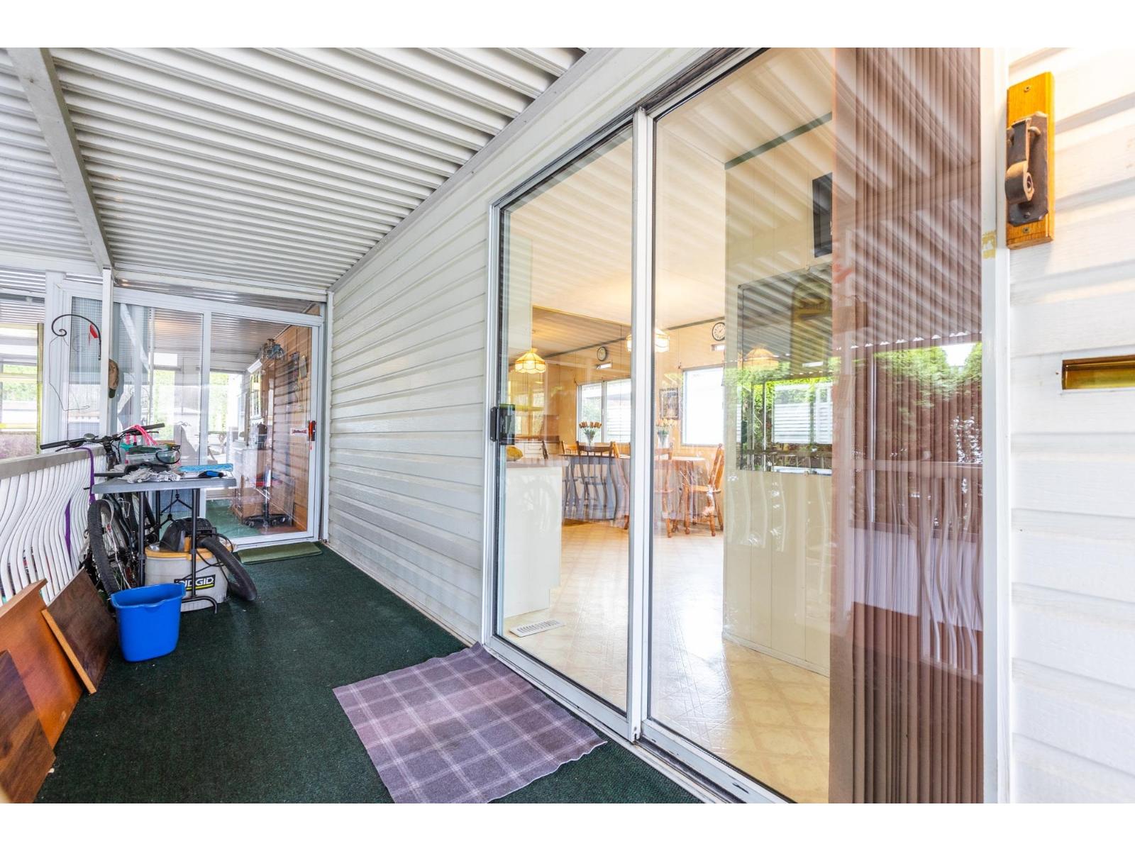 2058 Cumbria Drive, Surrey, British Columbia  V4A 5J9 - Photo 4 - R3105243