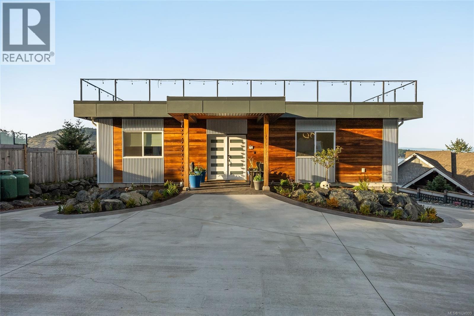 8578 Rumming Rd, Lantzville, British Columbia