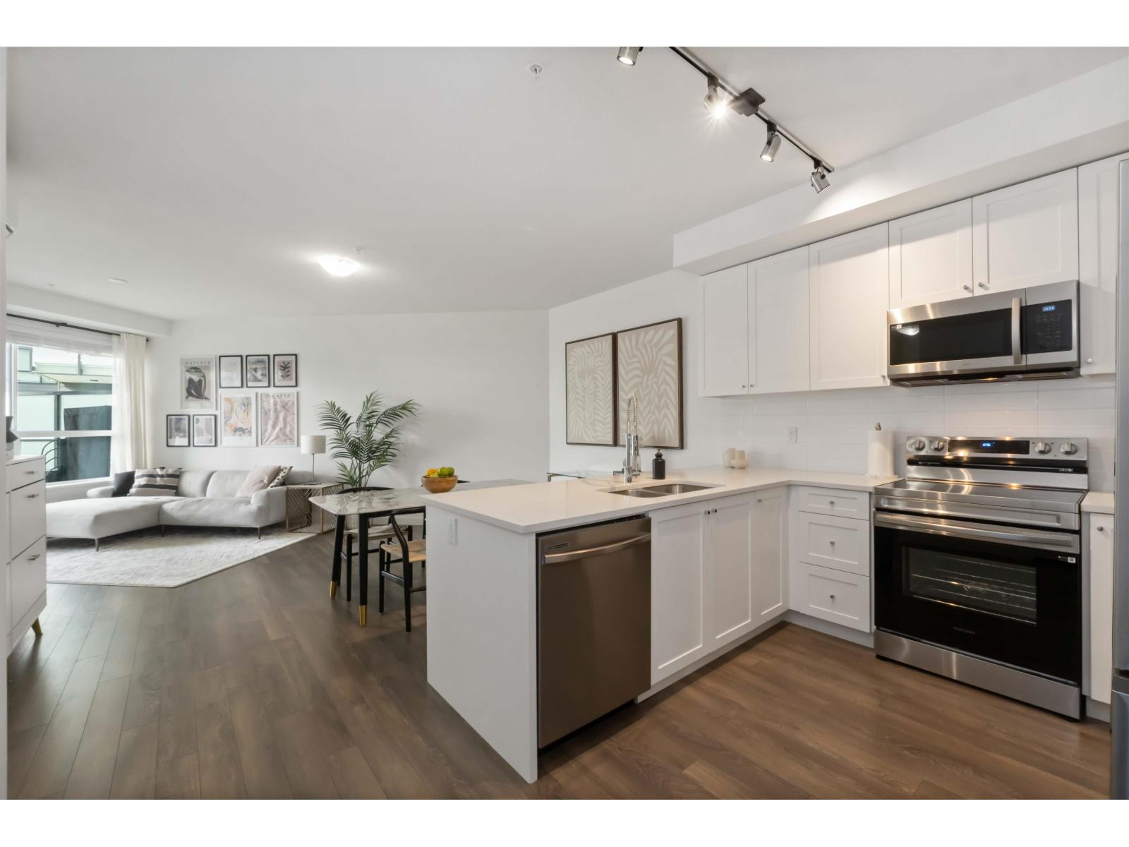 324 15738 85 AVENUE, Surrey, British Columbia