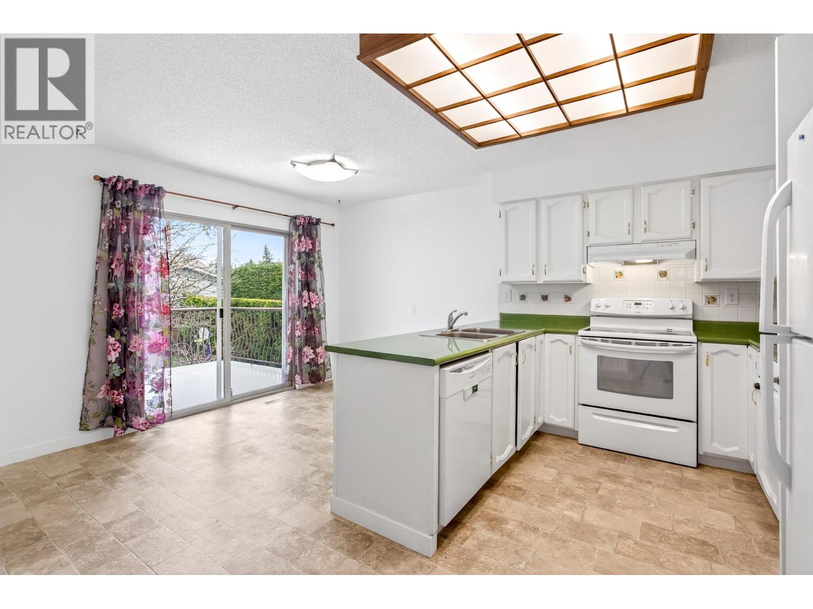 925 Merritt Street, Coquitlam, British Columbia  V3J 7K9 - Photo 10 - R3105069