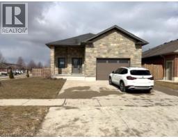 13 FORBES Crescent, Listowel, Ontario