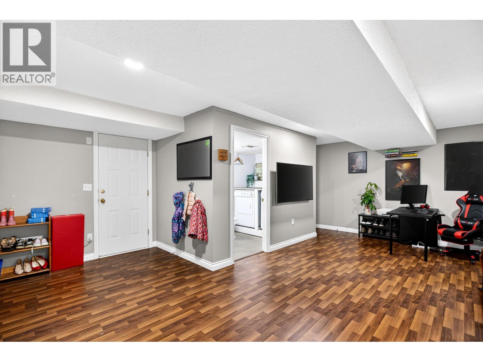 205 1180 Falcon Drive, Coquitlam, British Columbia  V3E 2K6 - Photo 21 - R3095506