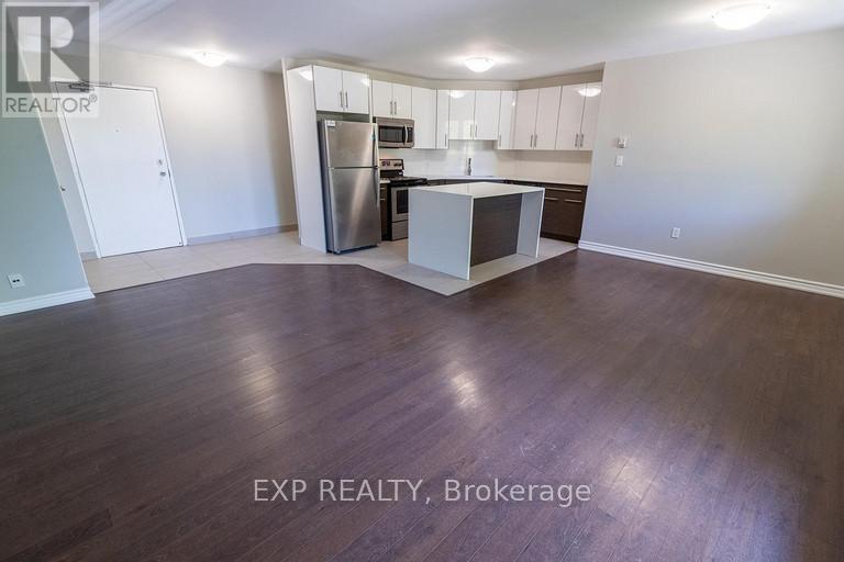 105 - 349 Queenston Street, St. Catharines, Ontario  L2P 2Y1 - Photo 2 - X12940014