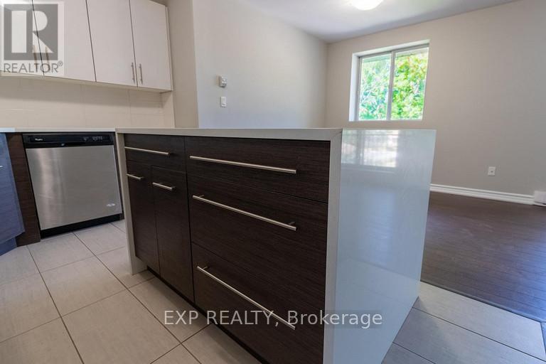 105 - 349 Queenston Street, St. Catharines, Ontario  L2P 2Y1 - Photo 4 - X12940014