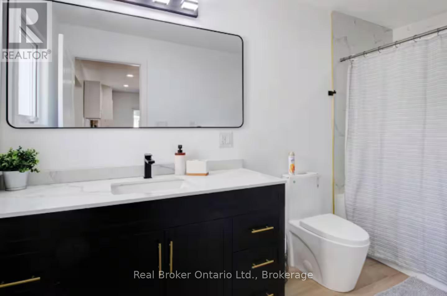 34 Church Street, Port Colborne, Ontario  L3K 2M4 - Photo 14 - X12940026