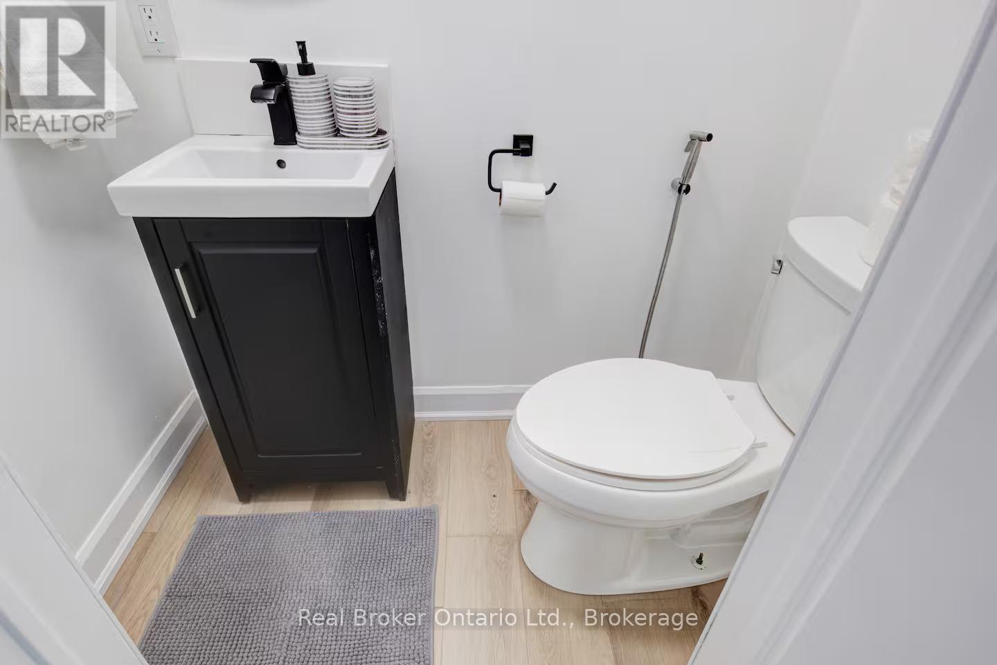 34 Church Street, Port Colborne, Ontario  L3K 2M4 - Photo 17 - X12940026